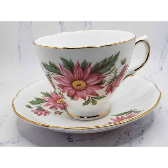 Royal Vale Bone China Pink Floral Tea Cup & Saucer Gold Trim Made In England VTG - Picture 1 of 16